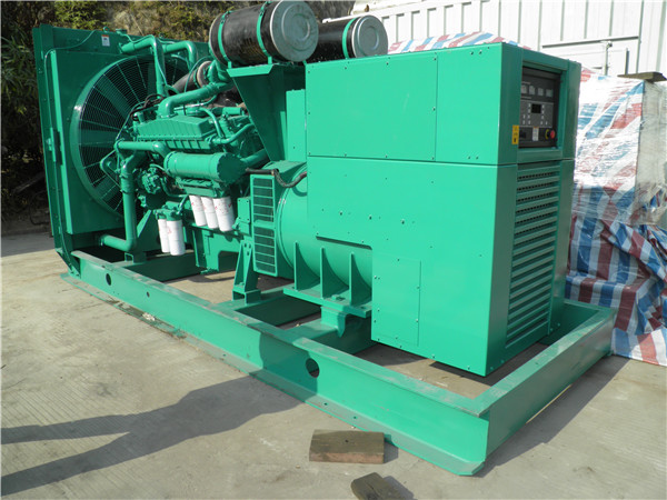 白云出租发电机 发电机组厂家：柴油发电机组的控制屏的作用是什么？