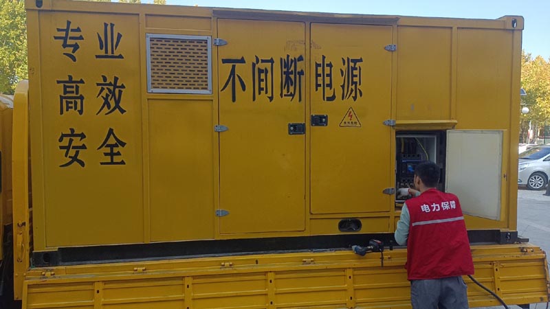 白云柴油发电机组和UPS电源配合使用时，如何避免切换过程中的电力中断？
