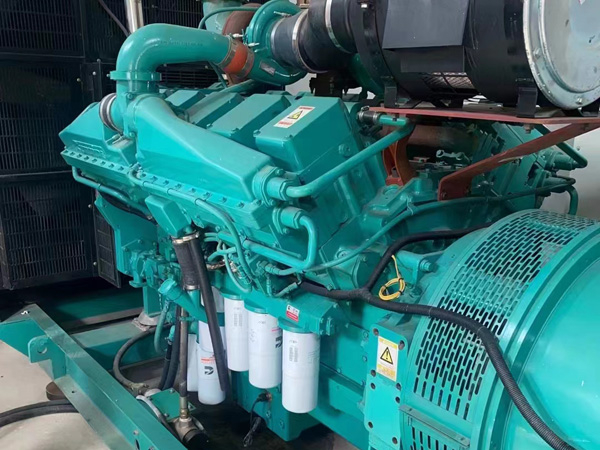 白云更换100kW柴油发电机组机油时，需要注意哪些事项？